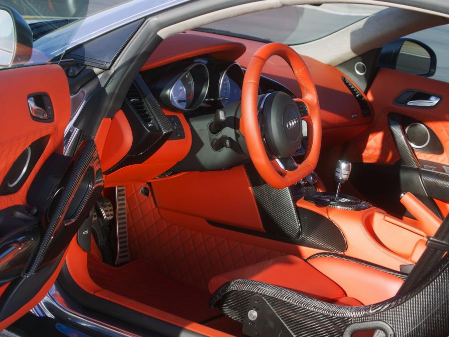 Интерьер Audi R8 V10 BiTurbo by MTM 2011 года  (фото 10 из 11)